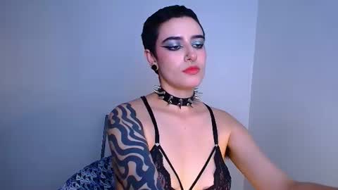 Snapshot of ravendarkness_ chatting on August 6, 2026, 2:46 am ravendarkness_ online show from August 6, 2026, 2:46 am