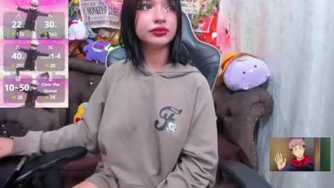 Snapshot of ravenn_20 chatting on June 25, 2026, 11:37 am RavenN online show from June 25, 2026, 11:37 am