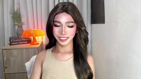 ravennaxx online show from October 30, 2025, 2:51 pm