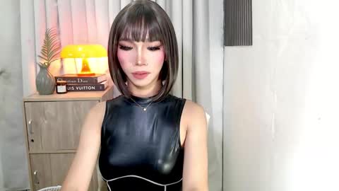 ravennaxx online show from November 30, 2025, 4:22 pm