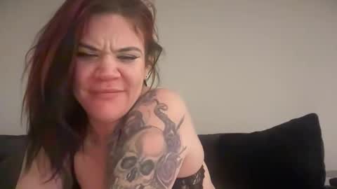 Snapshot of ravenrayyy chatting on January 17, 2026, 11:48 am Raven Ray online show from January 17, 2026, 11:48 am