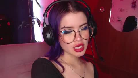 Snapshot of raventh_ chatting on October 13, 2025, 3:23 pm raventh_ online show from October 13, 2025, 3:23 pm