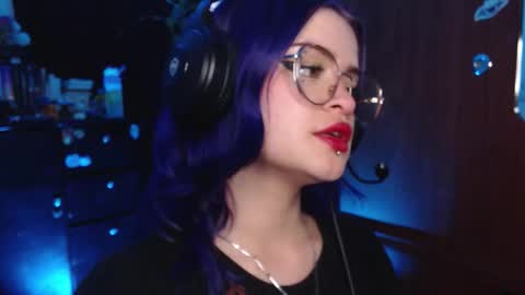 Snapshot of raventh_ chatting on November 15, 2025, 9:32 pm raventh_ online show from November 15, 2025, 9:32 pm