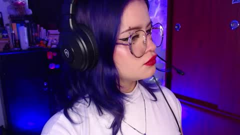 Snapshot of raventh_ chatting on November 17, 2025, 2:45 pm raventh_ online show from November 17, 2025, 2:45 pm