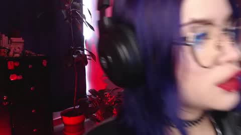 Snapshot of raventh_ chatting on November 18, 2025, 12:20 pm raventh_ online show from November 18, 2025, 12:20 pm