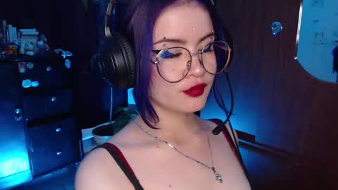 Snapshot of raventh_ chatting on November 21, 2025, 3:00 pm raventh_ online show from November 21, 2025, 3:00 pm