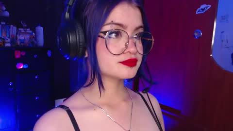 Snapshot of raventh_ chatting on November 22, 2025, 2:05 pm raventh_ online show from November 22, 2025, 2:05 pm