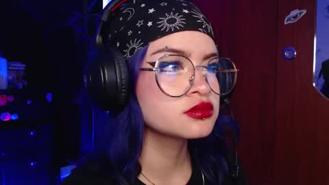 Snapshot of raventh_ chatting on November 23, 2025, 11:32 am raventh_ online show from November 23, 2025, 11:32 am