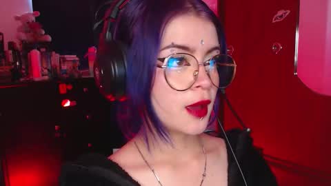 Snapshot of raventh_ chatting on November 25, 2025, 11:43 am raventh_ online show from November 25, 2025, 11:43 am