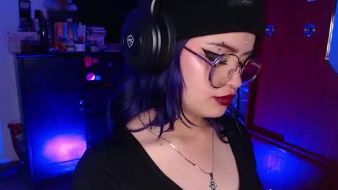 Snapshot of raventh_ chatting on November 27, 2025, 10:01 pm raventh_ online show from November 27, 2025, 10:01 pm