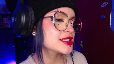 Snapshot of raventh_ chatting on December 14, 2025, 3:23 am raventh_ online show from December 14, 2025, 3:23 am