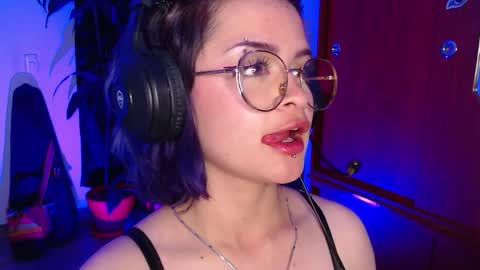 Snapshot of raventh_ chatting on January 14, 2026, 2:17 am raventh_ online show from January 14, 2026, 2:17 am