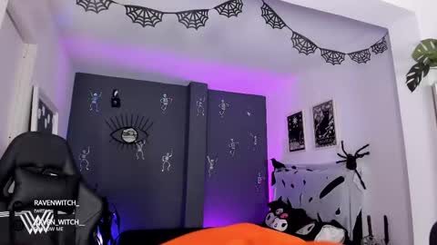 Raven Witch online show from October 13, 2025, 9:15 pm