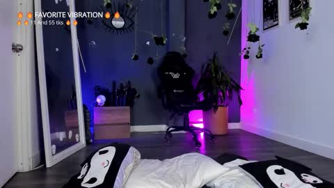 Raven Witch online show from March 23, 2026, 6:34 pm