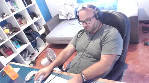 Snapshot of ravingr3d3 chatting on October 14, 2025, 11:00 am ravingr3d3 online show from October 14, 2025, 11:00 am