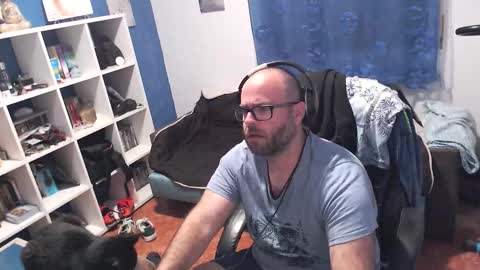 Snapshot of ravingr3d3 chatting on October 28, 2025, 11:18 pm ravingr3d3 online show from October 28, 2025, 11:18 pm