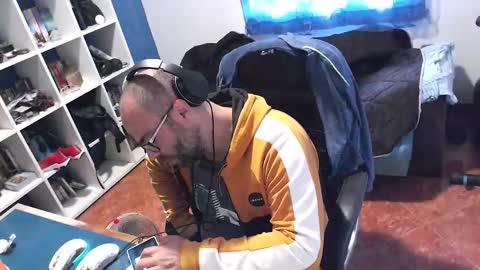 Snapshot of ravingr3d3 chatting on October 30, 2025, 12:50 pm ravingr3d3 online show from October 30, 2025, 12:50 pm