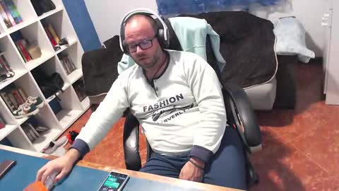 Snapshot of ravingr3d3 chatting on November 12, 2025, 11:25 pm ravingr3d3 online show from November 12, 2025, 11:25 pm