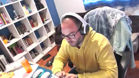 Snapshot of ravingr3d3 chatting on November 18, 2025, 2:54 pm ravingr3d3 online show from November 18, 2025, 2:54 pm