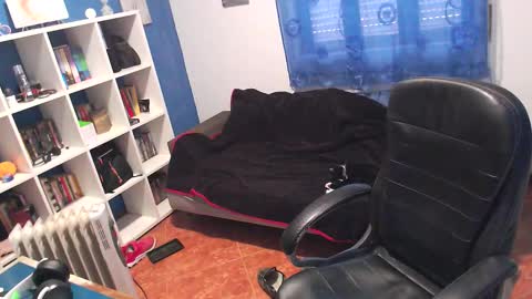 Snapshot of ravingr3d3 chatting on December 5, 2025, 11:08 am ravingr3d3 online show from December 5, 2025, 11:08 am