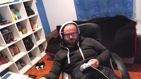 Snapshot of ravingr3d3 chatting on December 13, 2025, 9:53 pm ravingr3d3 online show from December 13, 2025, 9:53 pm