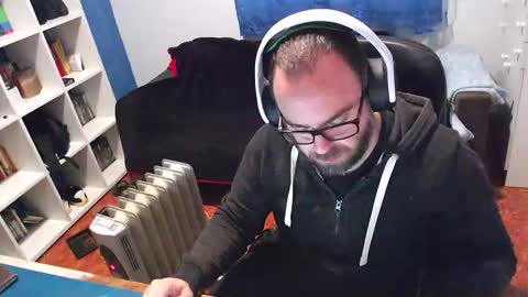 Snapshot of ravingr3d3 chatting on December 16, 2025, 9:14 am ravingr3d3 online show from December 16, 2025, 9:14 am