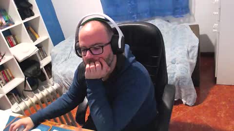 ravingr3d3 online show from February 10, 2026, 9:02 am