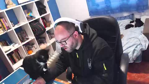 ravingr3d3 online show from February 18, 2026, 12:23 pm