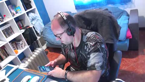 ravingr3d3 online show from April 1, 2026, 8:48 am