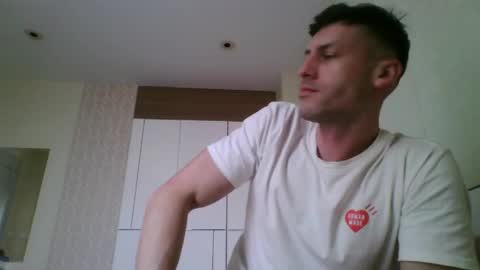 Snapshot of rawdr3 chatting on April 3, 2026, 9:18 am rawdr3 online show from April 3, 2026, 9:18 am