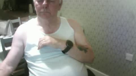 Snapshot of ray47 chatting on September 15, 2025, 10:10 pm ray47 online show from September 15, 2025, 10:10 pm