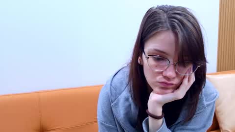 Snapshot of ray_lol chatting on December 17, 2025, 1:33 am Ray-Ray online show from December 17, 2025, 1:33 am