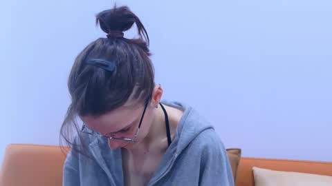 Snapshot of ray_lol chatting on December 19, 2025, 2:51 am Ray-Ray online show from December 19, 2025, 2:51 am