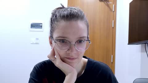 Snapshot of ray_lol chatting on February 9, 2026, 1:15 pm Ray-Ray online show from February 9, 2026, 1:15 pm