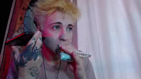 Snapshot of ray_taylorr chatting on March 17, 2026, 12:41 pm Ray online show from March 17, 2026, 12:41 pm