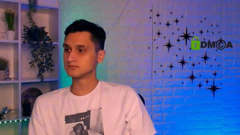 rayan_ross online show from November 13, 2025, 12:04 pm