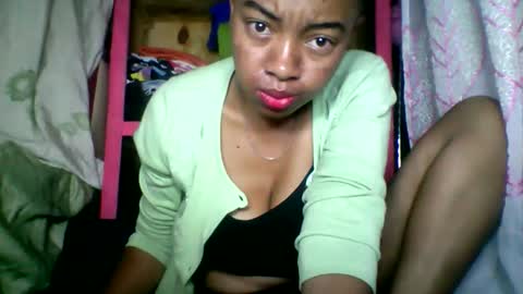 Snapshot of rayana_69 chatting on May 4, 2026, 3:57 am rayana_69 online show from May 4, 2026, 3:57 am
