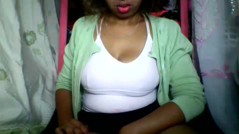 Snapshot of rayana_69 chatting on May 10, 2026, 1:33 am rayana_69 online show from May 10, 2026, 1:33 am