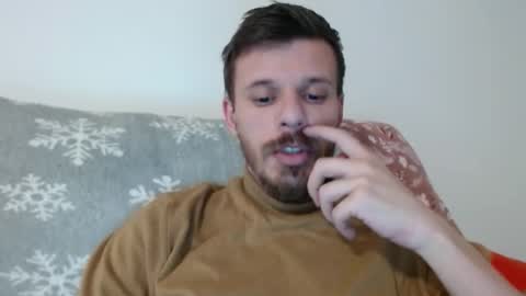 Snapshot of rayann27 chatting on December 22, 2025, 10:18 pm rayan online show from December 22, 2025, 10:18 pm