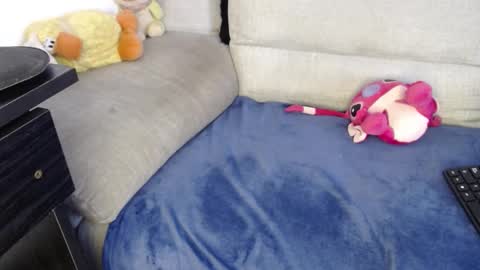 Ray  online show from January 5, 2026, 6:44 pm