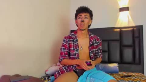 Snapshot of raydevil_ chatting on October 30, 2025, 11:55 am Rayn online show from October 30, 2025, 11:55 am