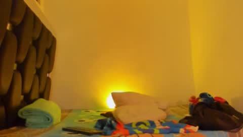 Snapshot of raydevil_ chatting on November 13, 2025, 7:40 am Rayn online show from November 13, 2025, 7:40 am