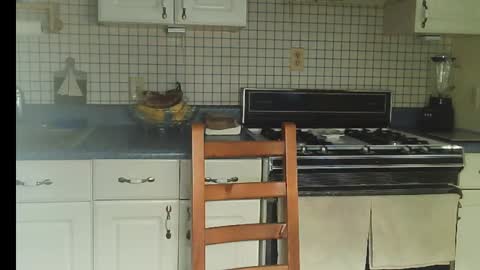 Ray online show from December 18, 2025, 12:33 pm