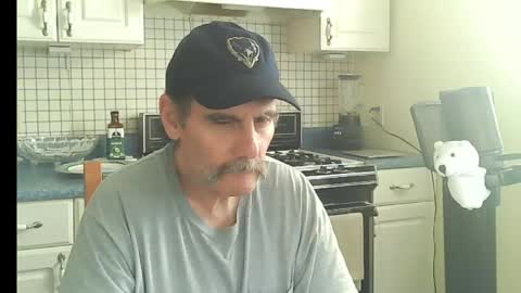 Snapshot of raylene4u2 chatting on April 19, 2026, 7:05 pm Ray online show from April 19, 2026, 7:05 pm