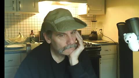 Snapshot of raylene4u2 chatting on April 22, 2026, 9:44 am Ray online show from April 22, 2026, 9:44 am