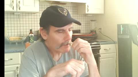 Snapshot of raylene4u2 chatting on April 23, 2026, 7:38 pm Ray online show from April 23, 2026, 7:38 pm