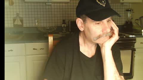 Snapshot of raylene4u2 chatting on May 6, 2026, 2:51 am Ray online show from May 6, 2026, 2:51 am