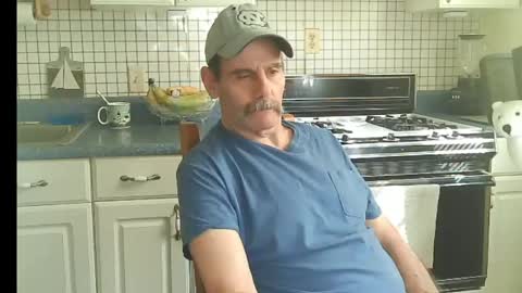 Snapshot of raylene4u2 chatting on May 16, 2026, 7:34 pm Ray online show from May 16, 2026, 7:34 pm