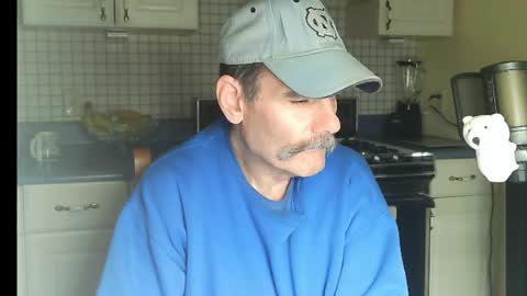 Snapshot of raylene4u2 chatting on May 17, 2026, 8:12 am Ray online show from May 17, 2026, 8:12 am