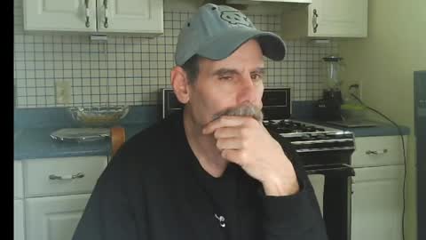 Snapshot of raylene4u2 chatting on May 24, 2026, 8:14 pm Ray online show from May 24, 2026, 8:14 pm